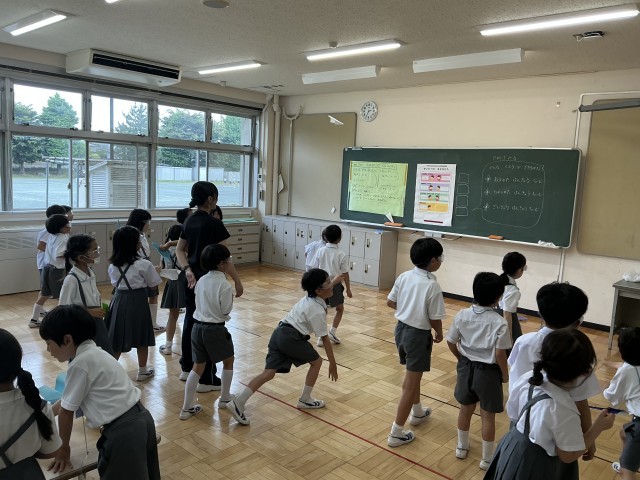 生活科「かみひこうき けんきゅうじょ」